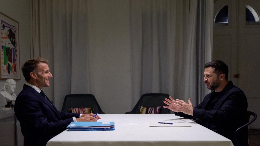 Macron se reúne con Zelenski en Nueva York y le promete apoyo de cara al invierno