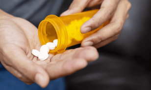 "Lista de espera, el tiempo que no avanza": denuncian falta de medicamentos de alto costo