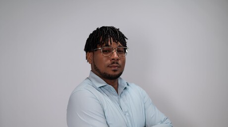 Luis Taveras: el alquimista del color en el cine dominicano