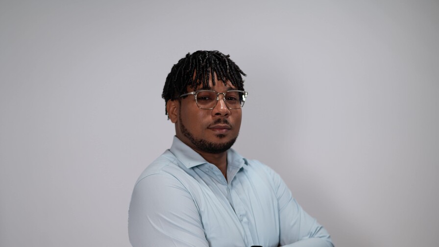 Luis Taveras: el alquimista del color en el cine dominicano Luis Taveras: el alquimista del color en el cine dominicano