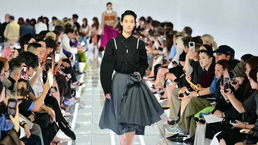 La Semana de la Moda de Milán arranca con una oda a la falda de Prada La Semana de la Moda de Milán arranca con una oda a la falda de Prada