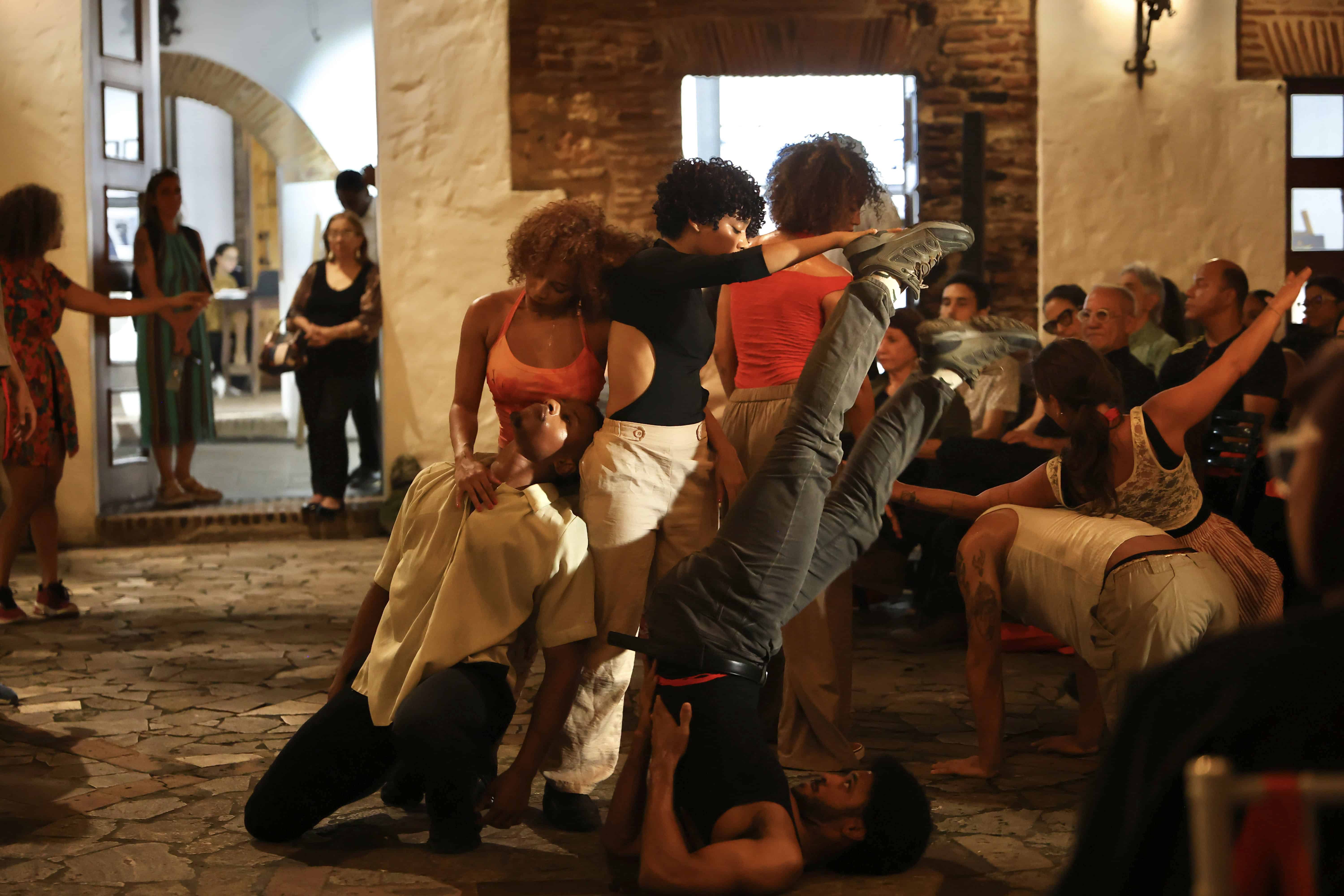 La danza contempor&aacute;nea tom&oacute; la Quinta Dominica en la noche inaugural de Edanco.