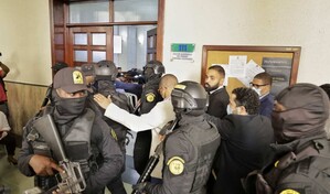 Afiliada al Senasa se querella contra m&eacute;dicos y empleados por usar sus datos y falsificar su firma