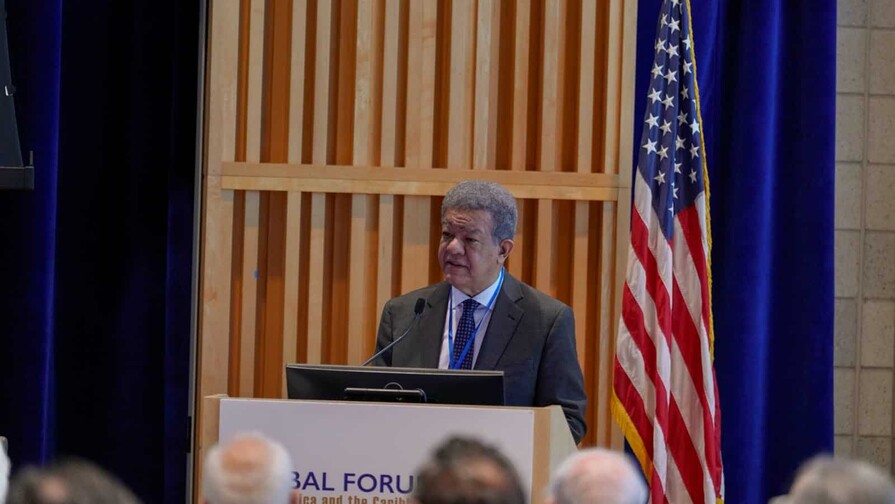 Leonel Fern&aacute;ndez advierte que los conflictos internacionales no pueden considerarse hechos aislados