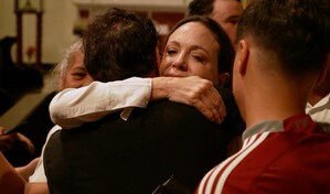 Impiden regreso a Venezuela de la l&iacute;der de oposici&oacute;n Mar&iacute;a Corina Machado