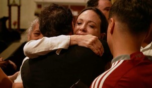 Impiden regreso a Venezuela de la l&iacute;der de oposici&oacute;n Mar&iacute;a Corina Machado