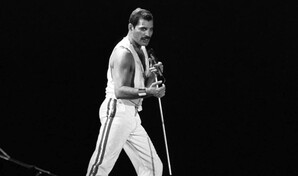 El piano de Freddie Mercury y una m&iacute;tica guitarra de Oasis salen a subasta en Londres