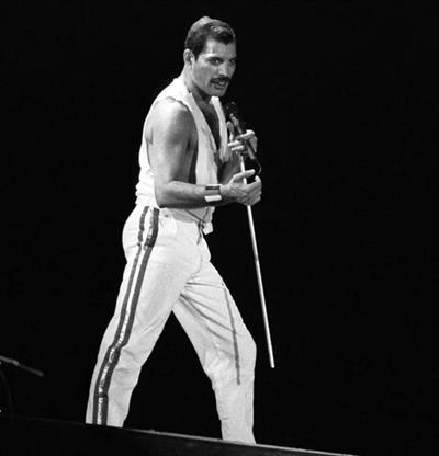 El piano de Freddie Mercury y una m&iacute;tica guitarra de Oasis salen a subasta en Londres