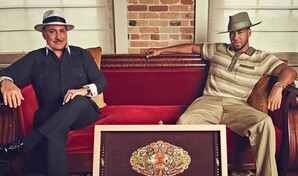 Romeo Santos y Carlos Fuente se unen para presentar “Por amor al tío”