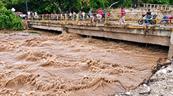 R&iacute;o Barrera vuelve a rugir: crecida bloquea puente, golpea agricultura y enciende alarma en Los R&iacute;os