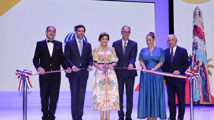 La FIL 2026 comienza con una invitaci&oacute;n a abrir un libro y en ello un mundo