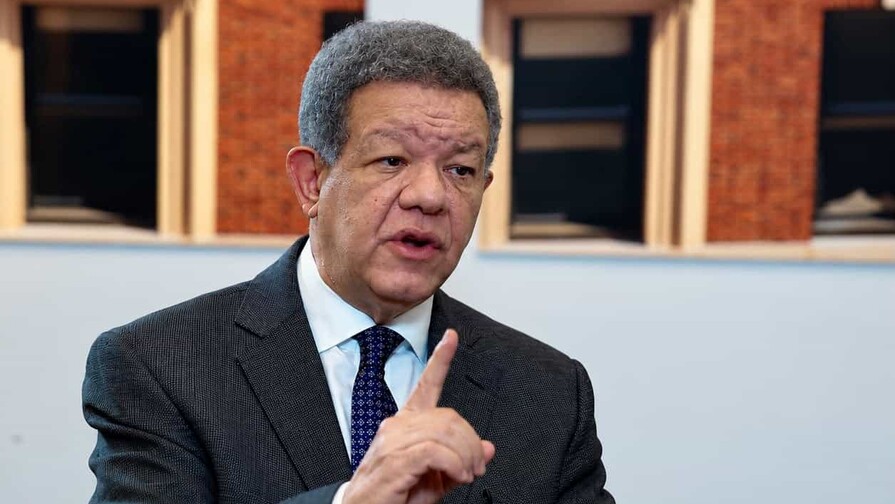 Leonel Fern&aacute;ndez afirma que FP se perfila como alternativa ante el descontento social