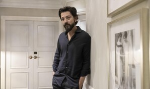 Diego Luna recibe el Premio Agenda 2030 por Ceniza en la boca en San Sebasti&aacute;n