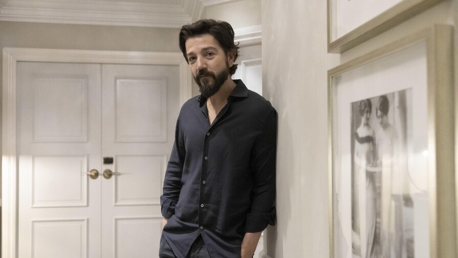 Diego Luna recibe el Premio Agenda 2030 por Ceniza en la boca en San Sebasti&aacute;n