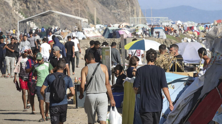 Vecinos de Ceuta piden recuperar la calma ante un hartazgo generalizado 55 días después Vecinos de Ceuta piden recuperar la calma ante un hartazgo generalizado 55 días después