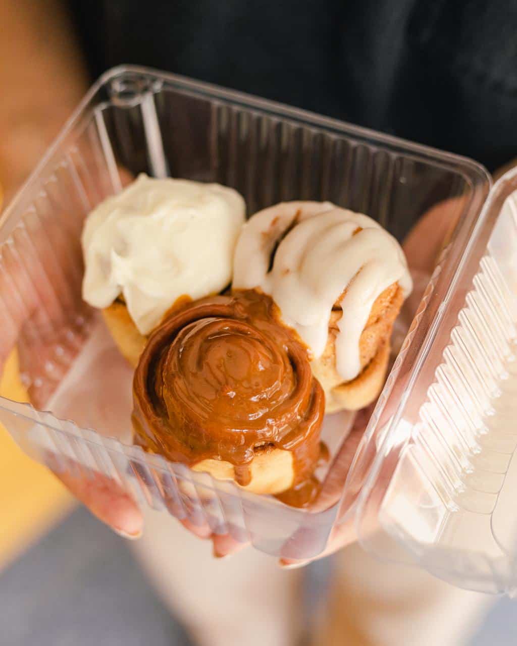 Los rollos más vendidos de Annabel son los de glaseado de vainilla y dulce de leche.