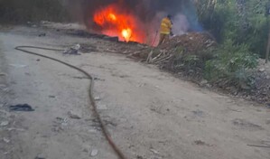 Incendio afecta dep&oacute;sito de neum&aacute;ticos pr&oacute;ximo al vertedero de Sos&uacute;a