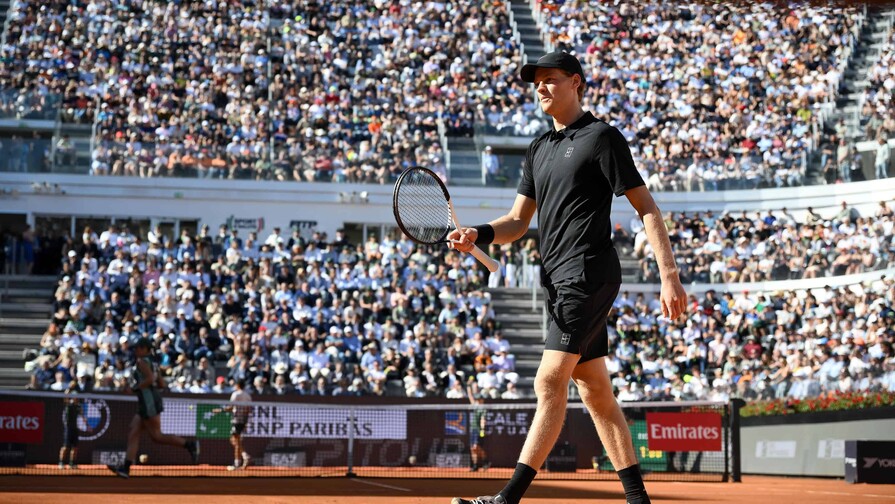 Jannik Sinner, número 1 del tenis, es baja por lesión para torneo de Pekín Jannik Sinner, número 1 del tenis, es baja por lesión para torneo de Pekín
