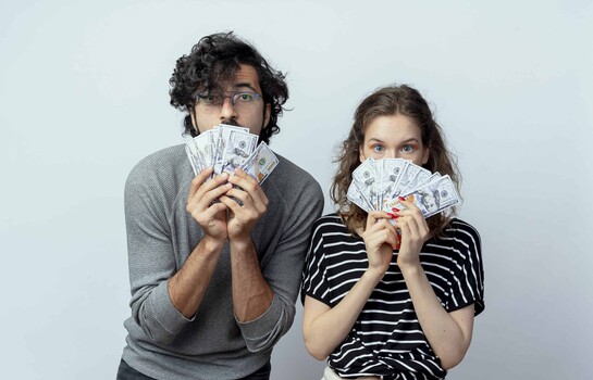 Cinco perfiles financieros que marcan el futuro de una pareja