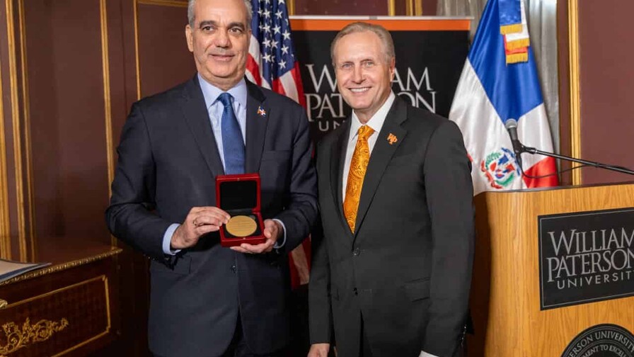 Luis Abinader recibe Medalla Presidencial de la Universidad William Paterson Luis Abinader recibe Medalla Presidencial de la Universidad William Paterson