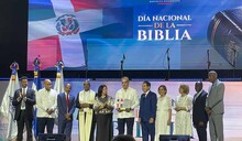Presidente Abinader encabeza celebraci&oacute;n del D&iacute;a Nacional de la Biblia ante cientos de fieles