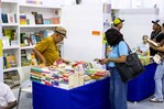 Visitantes y libreros cuentan sus experiencias y expectativas de la Feria del Libro 2026