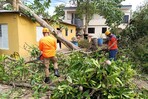 Ventarrón y lluvias provocan inundaciones momentáneas en varios puntos de Santiago