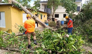 Ventarr&oacute;n y lluvias provocan inundaciones moment&aacute;neas en varios puntos de Santiago