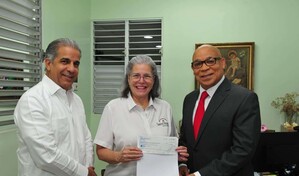Marino Zapete dona RD$2.4 millones a estudiantes sordos tras recibir indemnizaci&oacute;n de Jean Alain