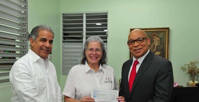 Marino Zapete dona RD$2.4 millones a estudiantes sordos tras recibir indemnizaci&oacute;n de Jean Alain