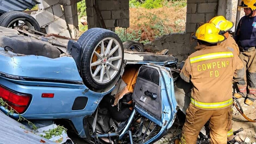 Un muerto y dos heridos tras volcarse carro en la carretera Sánchez, próximo a Quita Coraza Un muerto y dos heridos tras volcarse carro en la carretera Sánchez, próximo a Quita Coraza