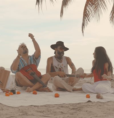Repetir: la colaboraci&oacute;n de Daniel Santacruz y EliaCiM que evoca deseo