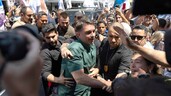 Fl&aacute;vio Bolsonaro critica la pol&iacute;tica econ&oacute;mica de Lula en visita a comercios de S&atilde;o Paulo
