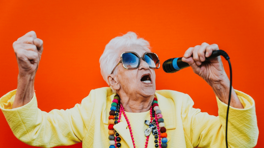 Fundesarrollo invita a los adultos mayores a celebrar su día con un karaoke Fundesarrollo invita a los adultos mayores a celebrar su día con un karaoke
