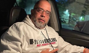 Hombre de 26 a&ntilde;os es acusado de asesinar a tiros a su padre en Lawrence