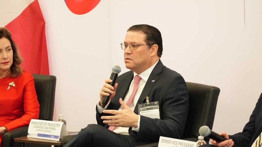Sanz Lovatón plantea ante la OEA ampliar el uso de inteligencia artificial en las mipymes Sanz Lovatón plantea ante la OEA ampliar el uso de inteligencia artificial en las mipymes