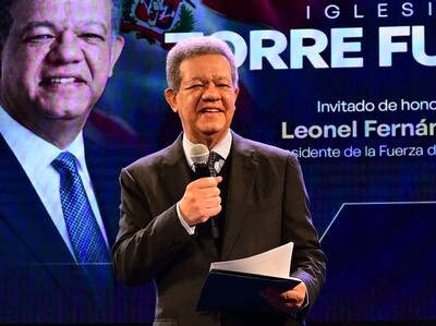 Leonel Fernández destaca papel de las iglesias en la sociedad
