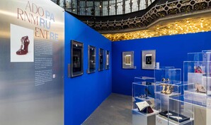 Par&iacute;s se viste de moda con exposiciones que re&uacute;nen a Chanel, Dior, Versace y Ala&iuml;a