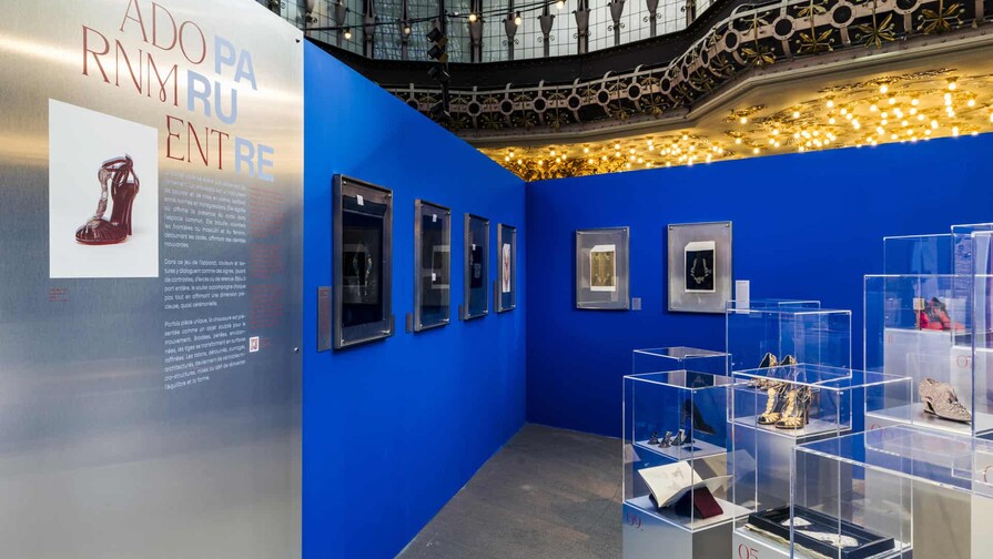 París se viste de moda con exposiciones que reúnen a Chanel, Dior, Versace y Alaïa París se viste de moda con exposiciones que reúnen a Chanel, Dior, Versace y Alaïa