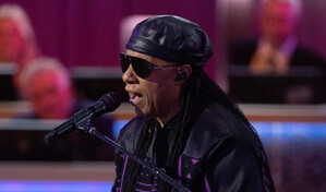 Stevie Wonder celebra 50 a&ntilde;os del m&iacute;tico Songs in the key of life con un mini&aacute;lbum