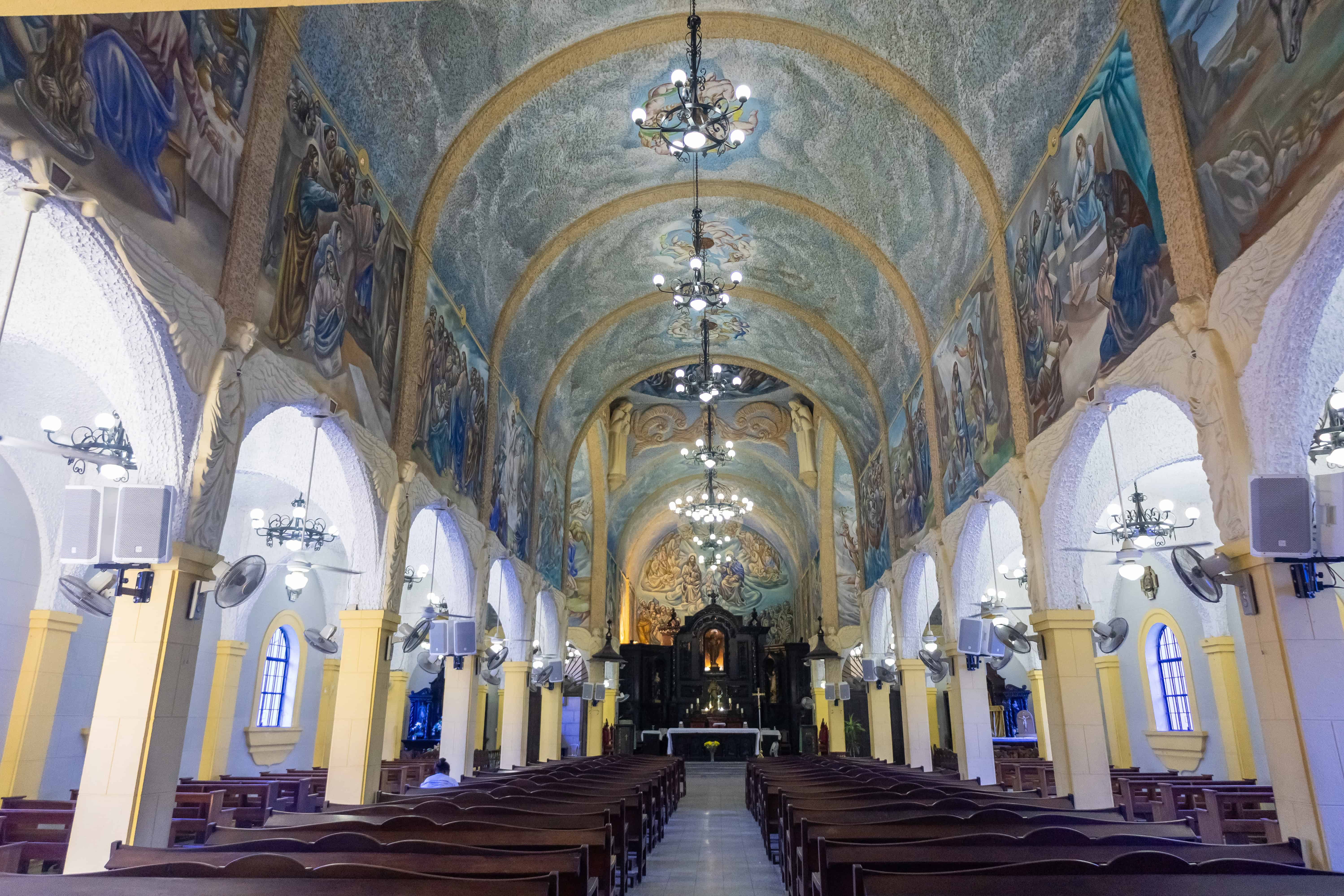 El trabajo artístico de Vela Zanetti en la Parroquia Nuestra Señora de la Consolación es impresionante.