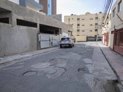 Villa Marina lleva 21 años entre parches y calles deterioradas