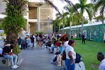 Entre libros y actividades, visitantes disfrutan de la Feria del Libro 2026 este domingo