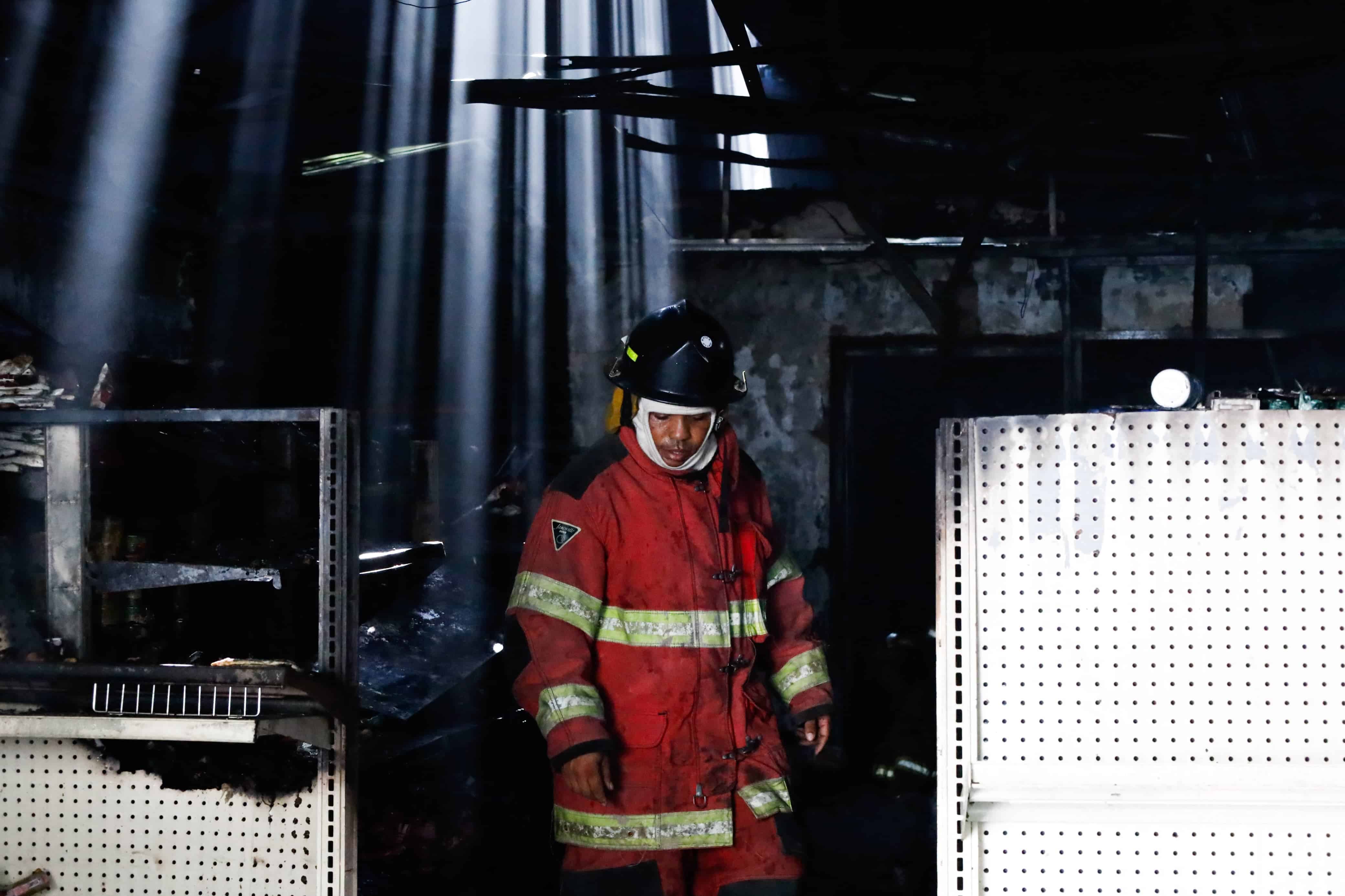 El fuego se inici&oacute; alrededor de las 3:00 de la madrugada por causas que hasta el momento se desconocen.<br><br>