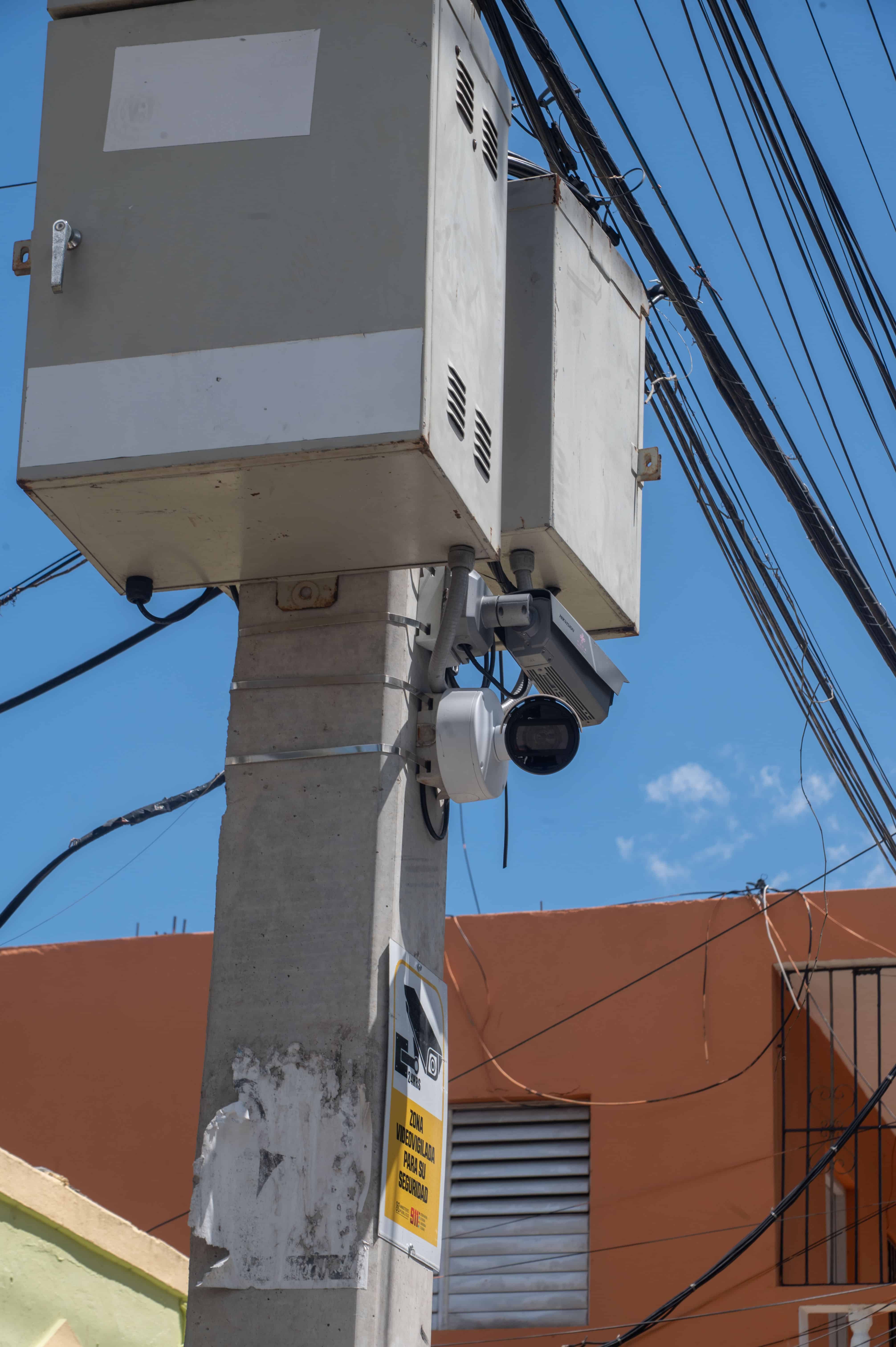 Cámaras instaladas en el sector por las autoridades para asegurar vigilancia las 24 horas