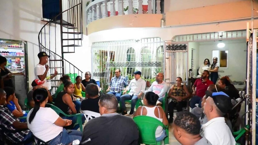 Abel Martínez propone fortalecer la educación y el emprendimiento para reducir la pobreza Abel Martínez propone fortalecer la educación y el emprendimiento para reducir la pobreza