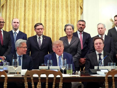 Trump defiende la "autorregulación" ante los líderes de la IA