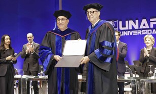 Unapec otorga Doctorado Honoris Causa al escritor Jos&eacute; M&aacute;rmol