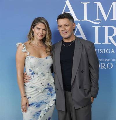 Alejandro Sanz lleva sus canciones al teatro con El alma al aire