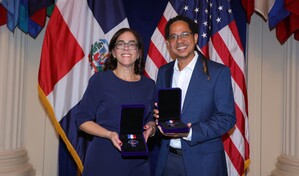AMCHAMDR reconoce en Washington las trayectorias de Leonor Corsino e Isa&iacute;as Alberto Reyes